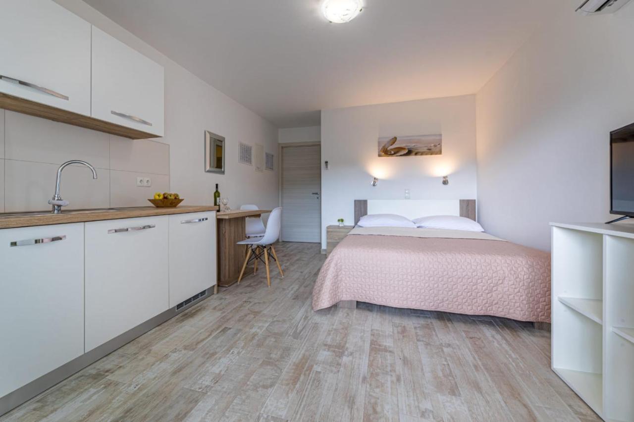 Apartments Augustinovic Baska  Exterior photo