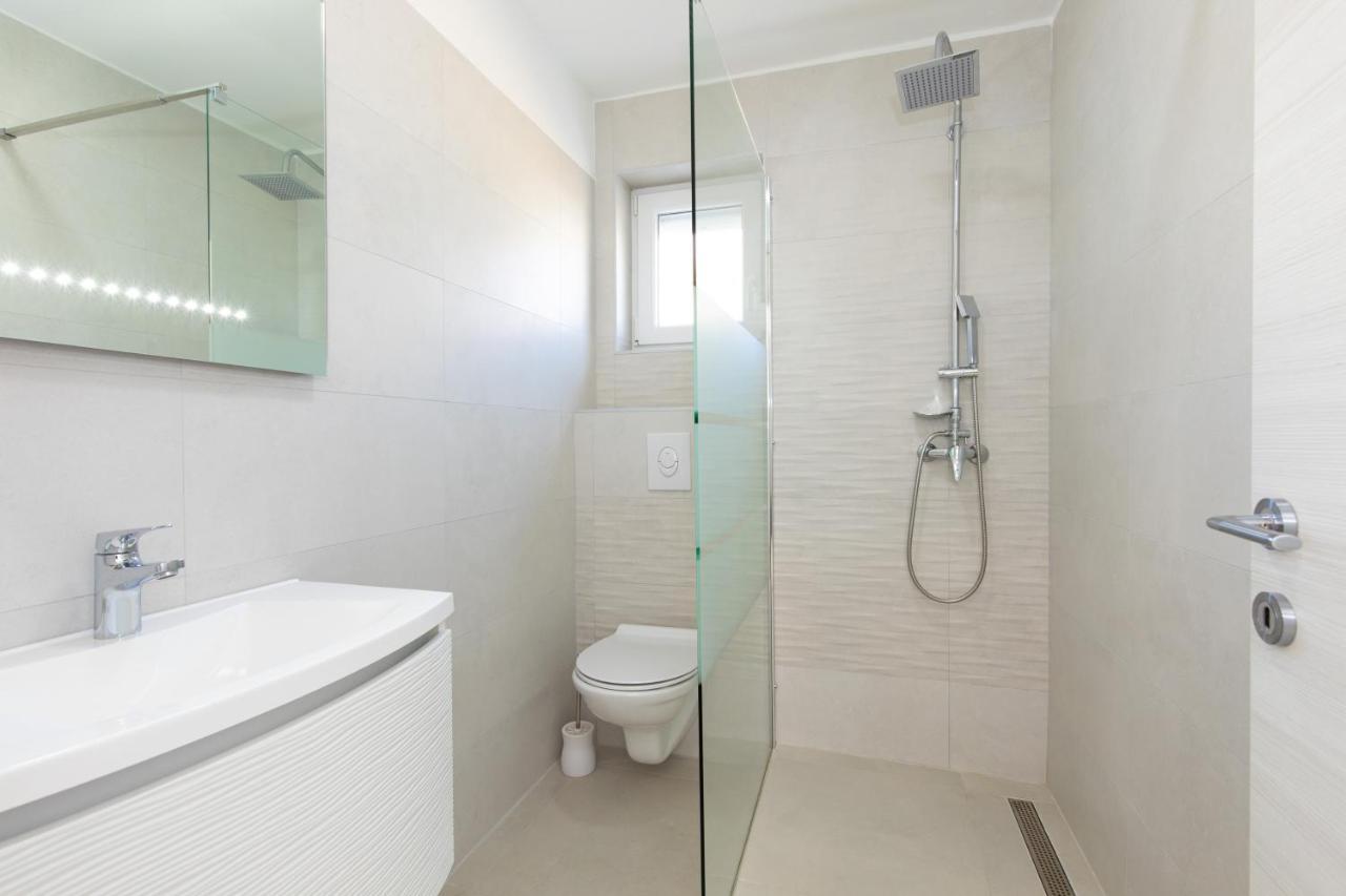 Apartments Augustinovic Baska  Exterior photo